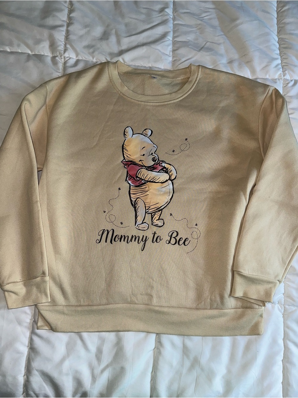 Cream Winnie the Pooh 'Mommy to Bee' Crewneck Sweatshirt